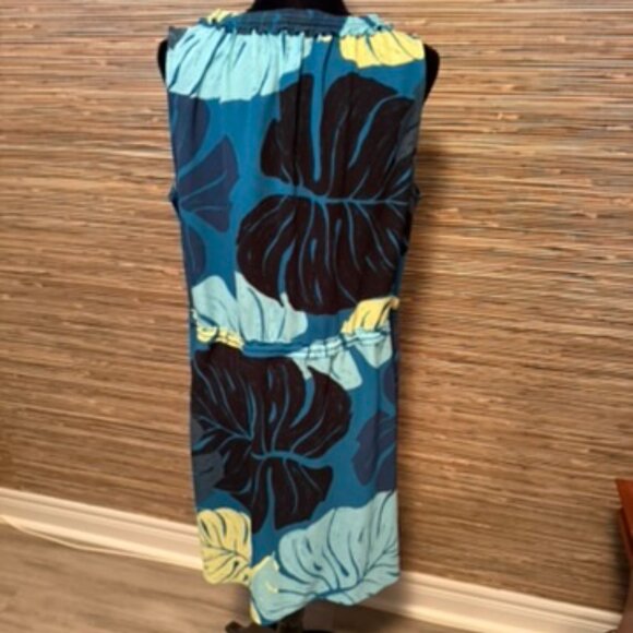 Lightweight Floral Dress - Picture 2 of 3